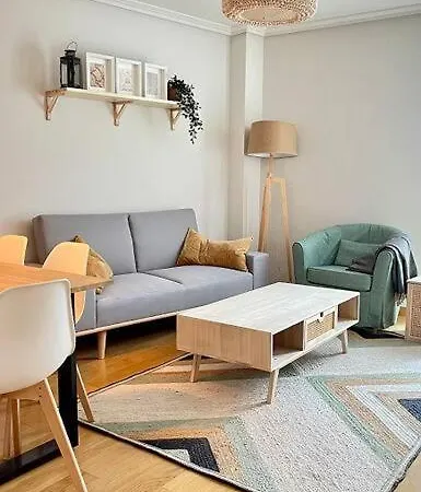 Quartier Vut-le-946 アパート レオン